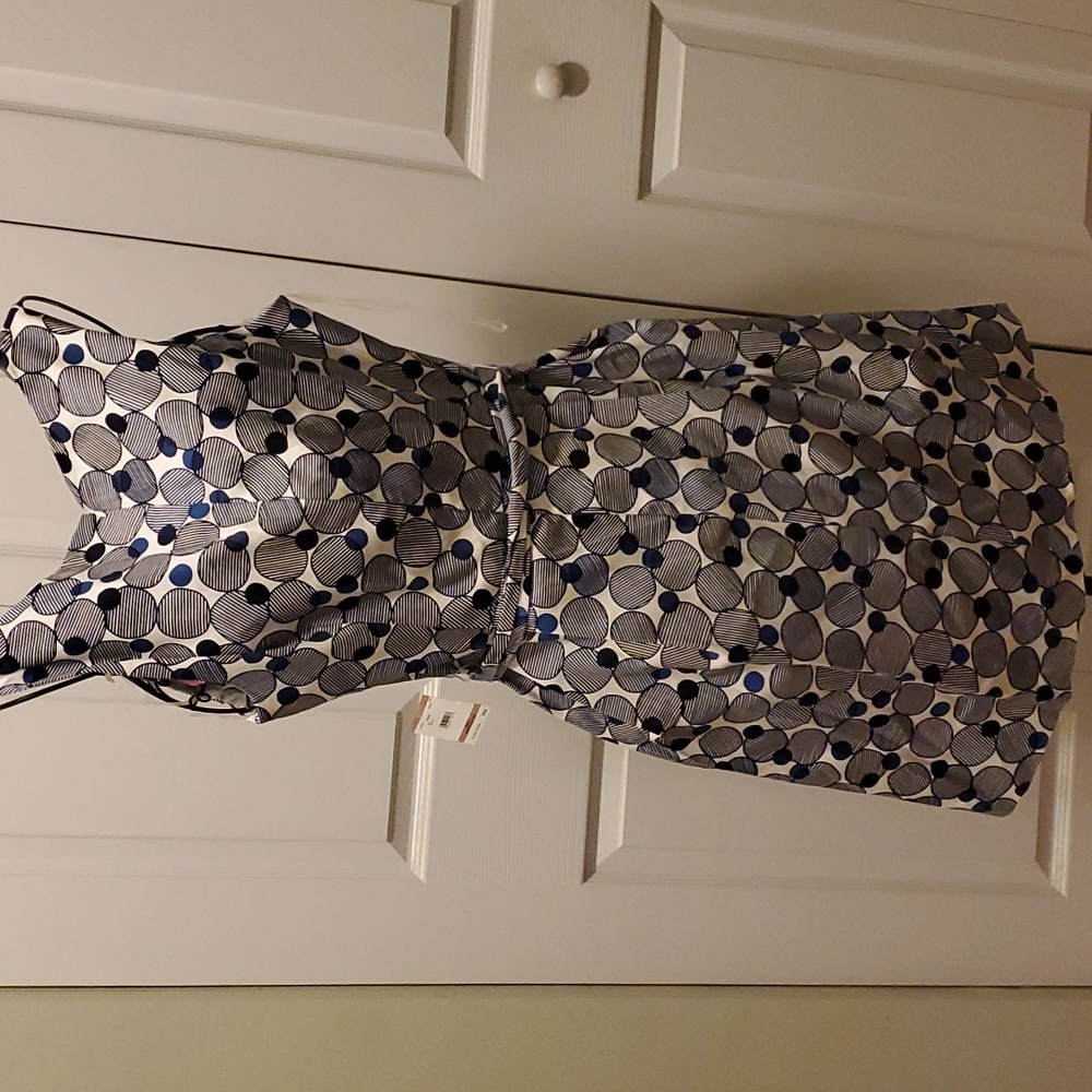 Dress - Picture 6 of 6
